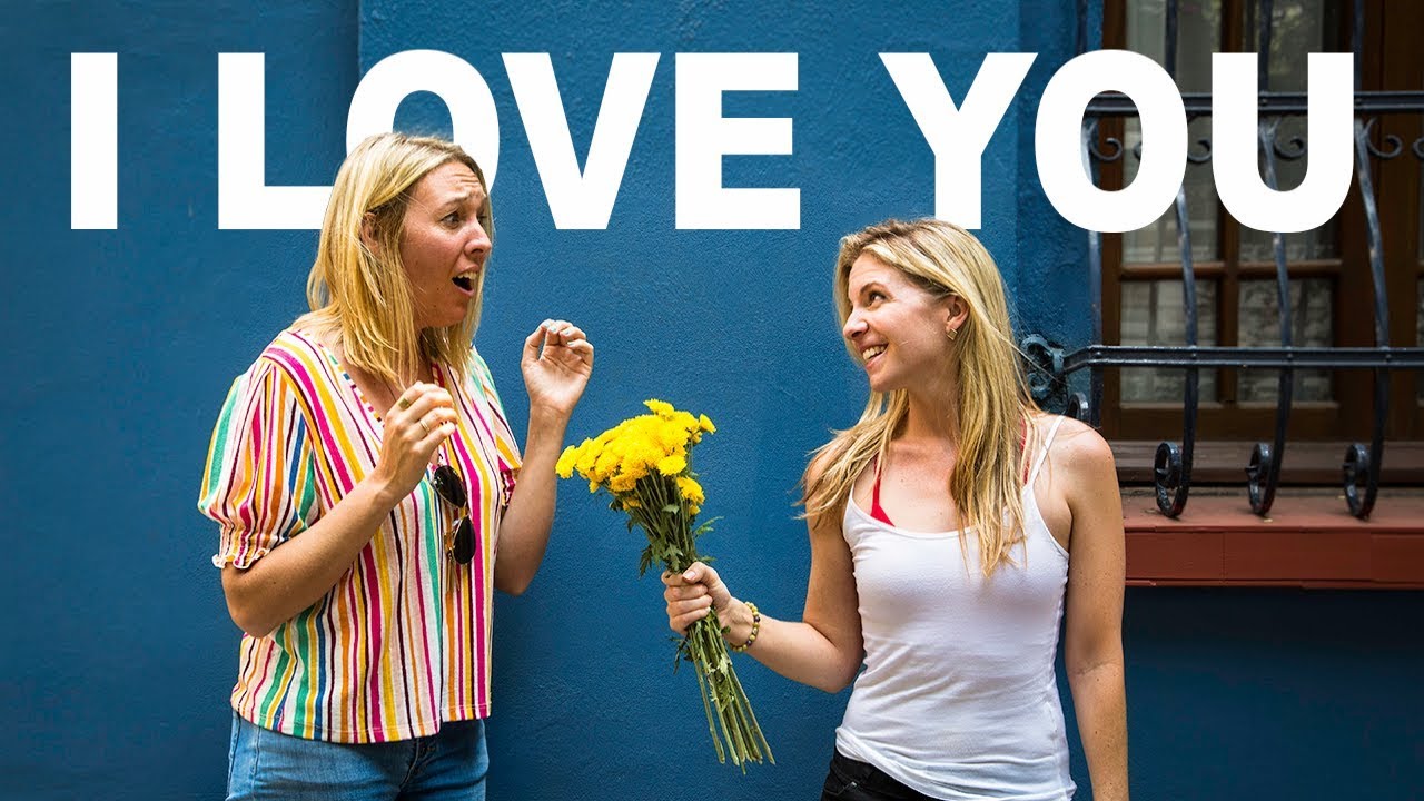 Giving Strangers Flowers and LOVE in Mexico City