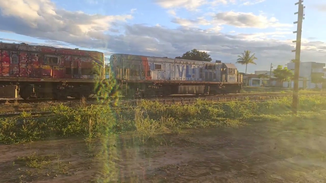 Trem prefixo K140 com Dupla de U20c chegando no patio de Licinio de Almeida BA, Fim de tarde👏👏🙏🚂