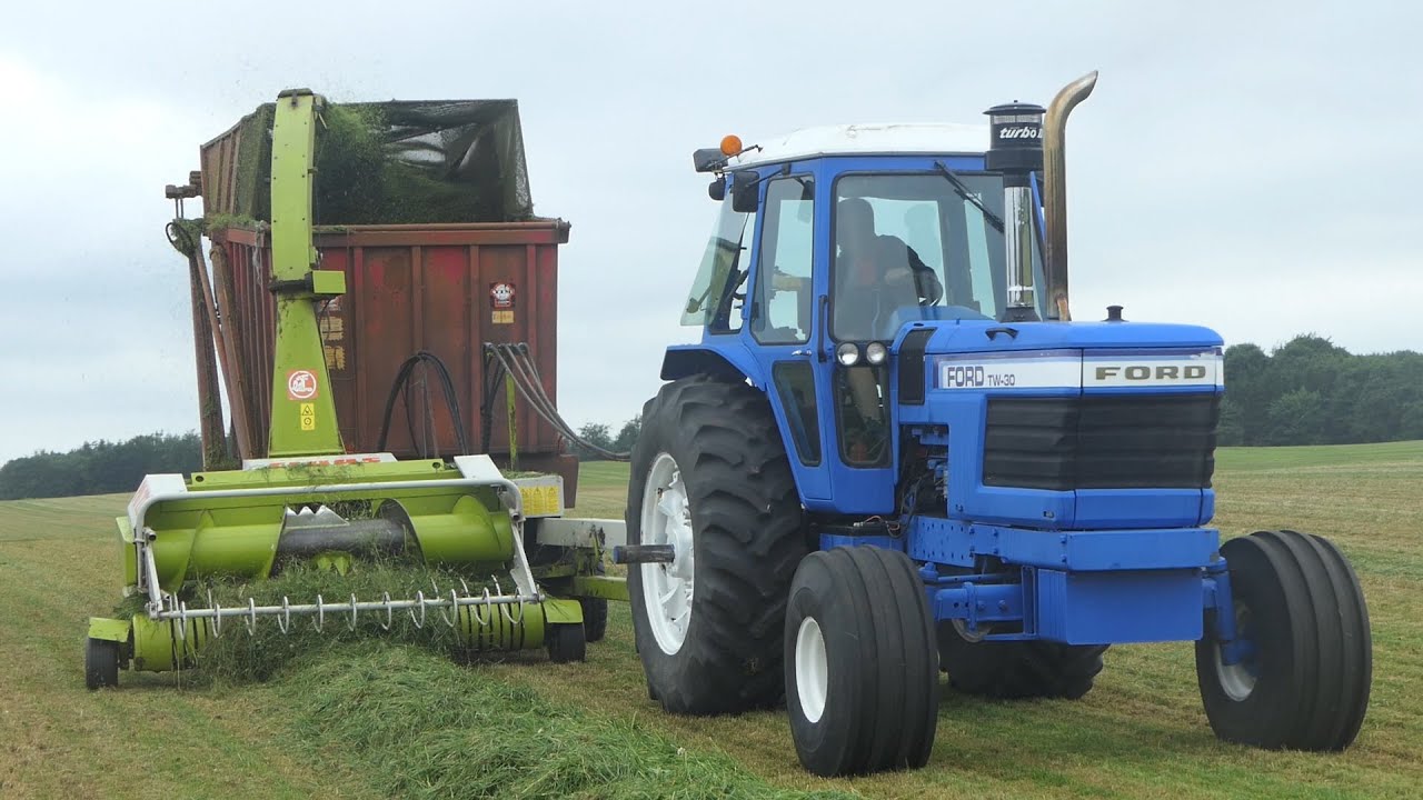 Ford TW-30 in the field w/ Claas Jaguar 75 PU220 Forage Harvester Chopping Grass | DK Agriculture