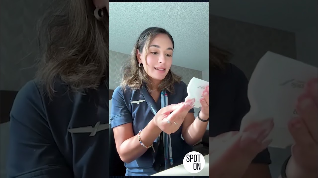 Link Lauren Reacts to CRINGE Meghan Markle Napkin Note Comparing it to Snakes on a Plane!