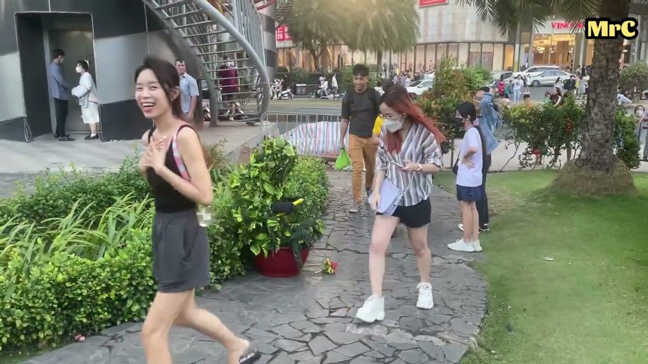 Bushman prank vietnam