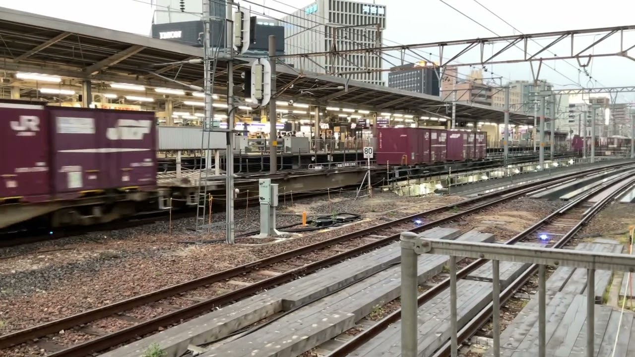 DF200 216号機牽引四日市発稲沢行2084レ名古屋通過