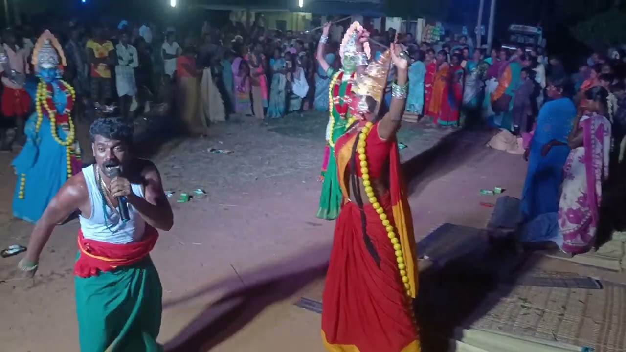 மக்கள் வெள்ளத்தில் மருளாடும் காளிகள் போட்டி போட்டு ஆடும் அற்புத காட்சி #poosaripattu #pambaisenthil