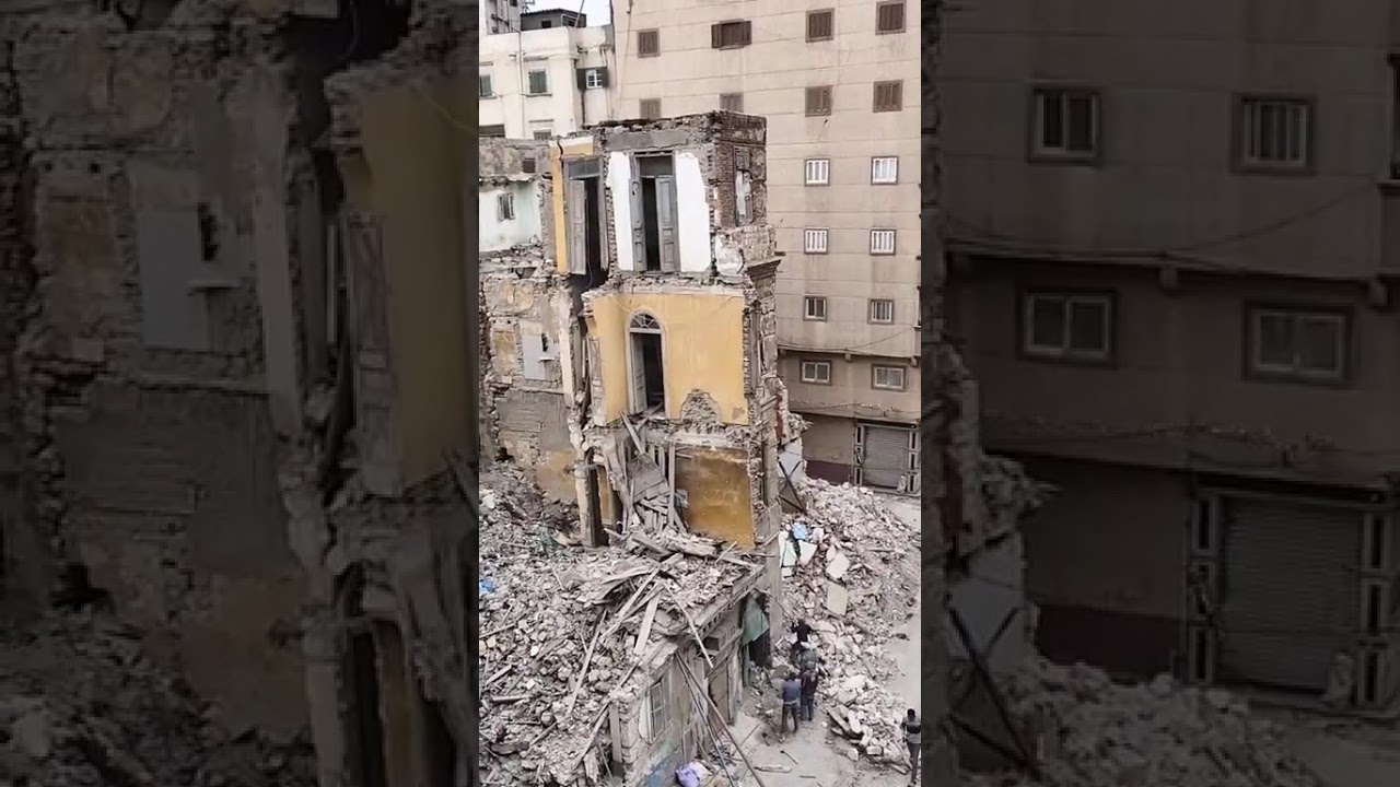لحظات خطيرة.. إزالة الأجزاء الآيلة للسقوط من العقار المنهار في الإسكندرية بمنطقة كوم الشقافة