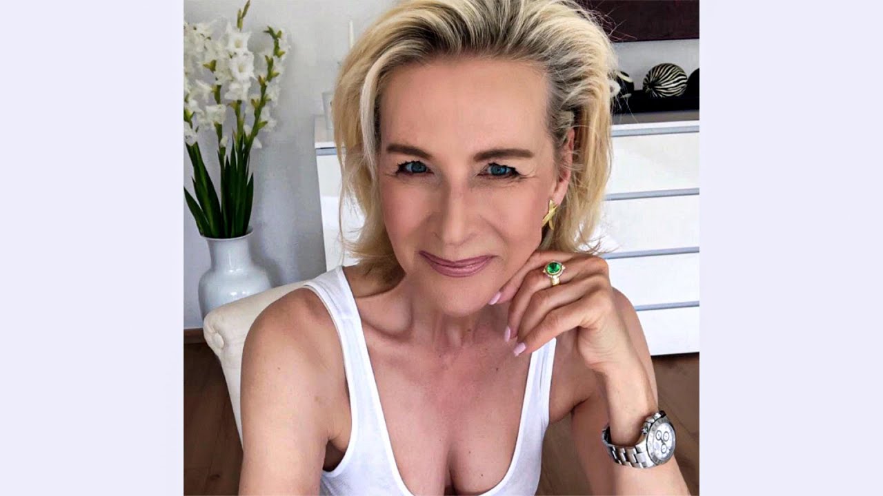 IRIS HELMIG 🌹 Over 50 Mature Model 🌸 Wiki & Biography 🌟 Timeless Charm in Fashion