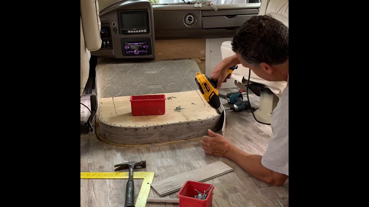 Refinishing our RV doghouse with vinyl plank part 1