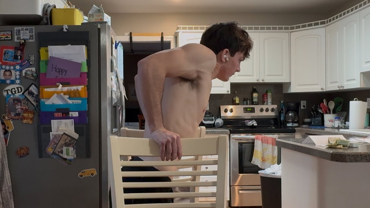 Winter Calisthenics Workout Day 20: Homemade Dips