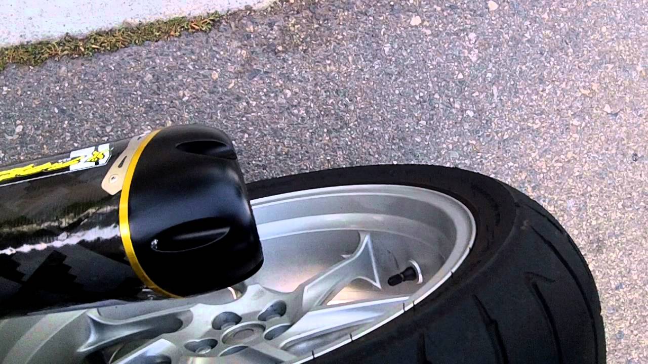 VFR1200F DCT  /  Two Brothers Racing M-5 V.A.L.E. Slip-On - Carbon