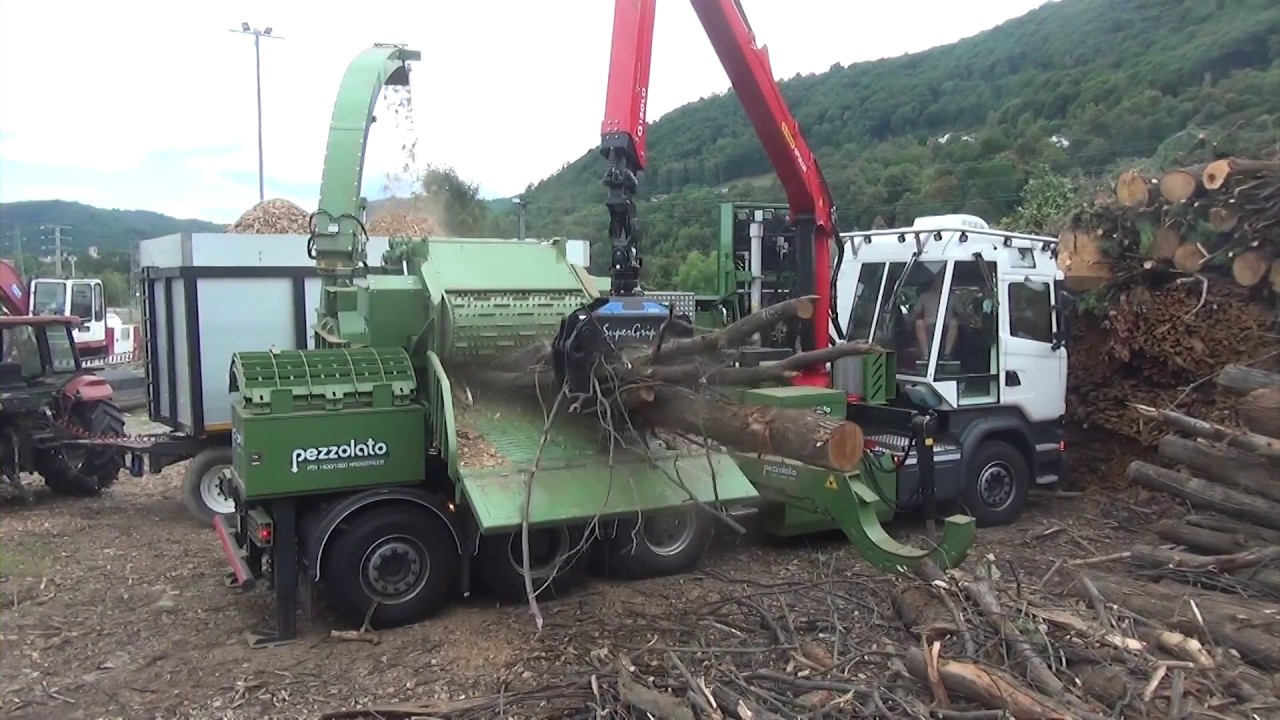 PTH 1400/1000 HACKETRUCK Pezzolato drum wood chipper driven by SCANIA truck 730 Hp motor