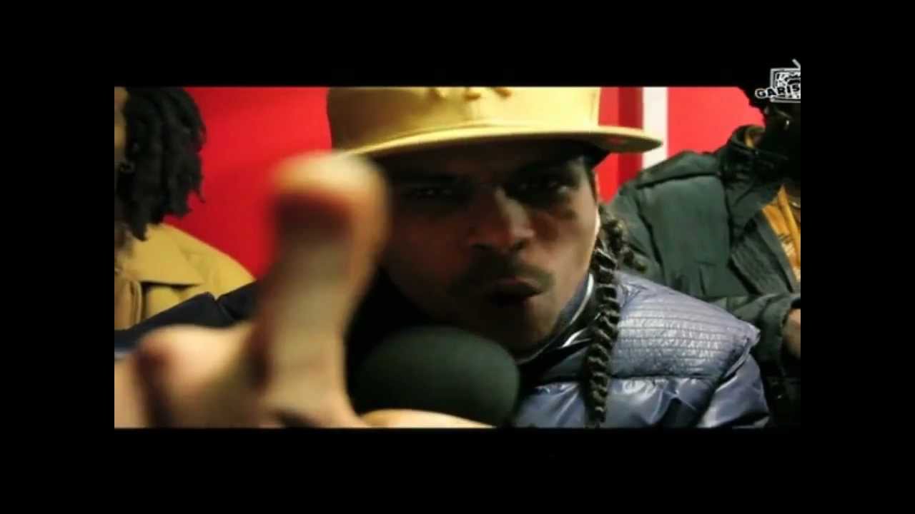 Garrison Tv Mike One diss l'industrie Ragga Reggae et Hip Hop , Speedy diss Mike One.wmv