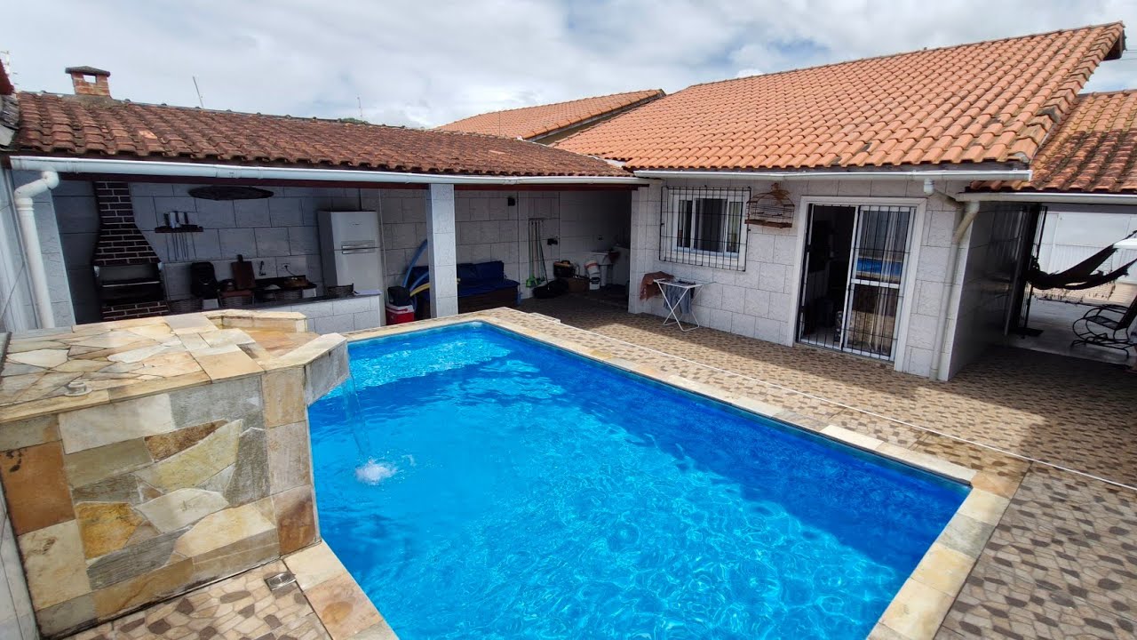 CASA LOTE INTEIRO E PISCINA EM MONGAGUÁ 