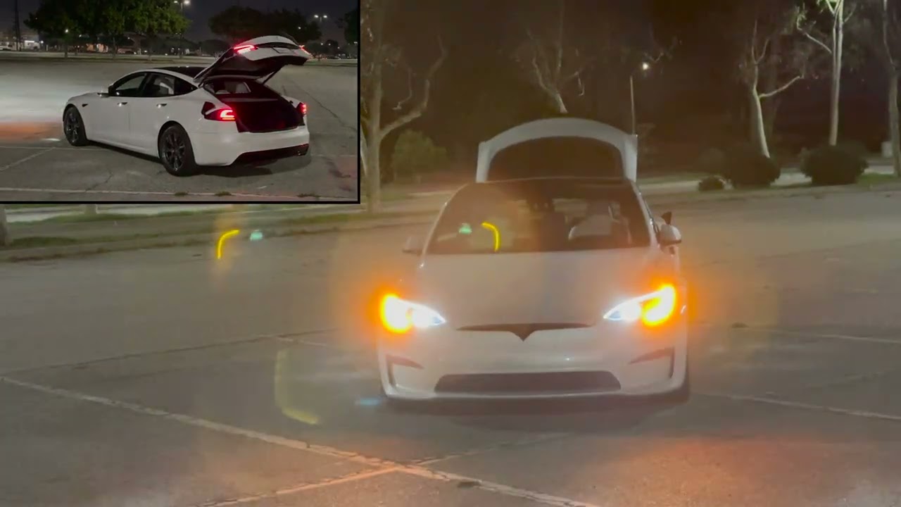 Auid Lang Syne Tesla Light Show