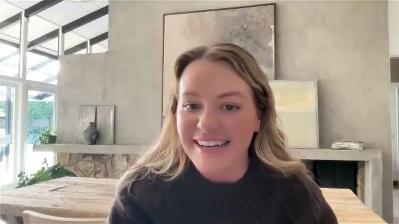 ANNA TODD TALKS 