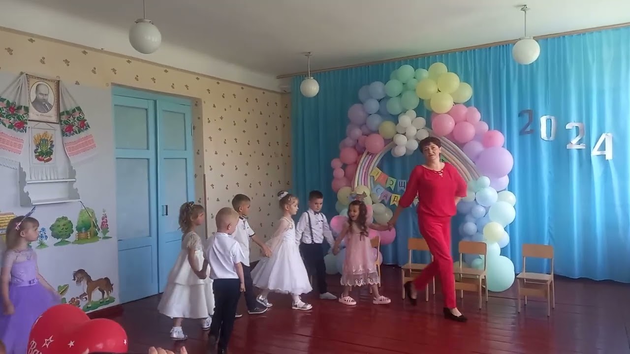 І летять, і летять пташенята...