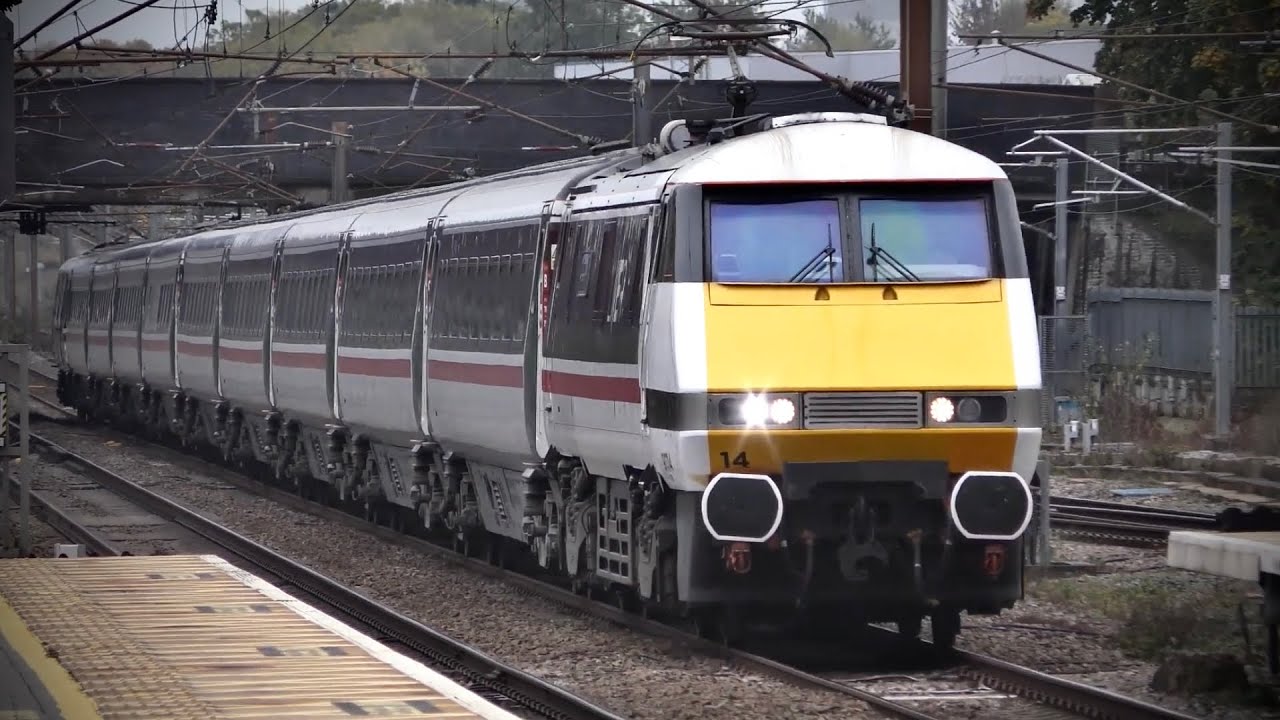 Trains at Stevenage (ECML) 14/10/24