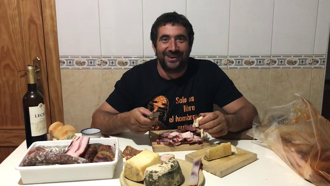 Вербное воскресенье после холодного и дождливого дня. Я собираюсь немного поиграть дома.