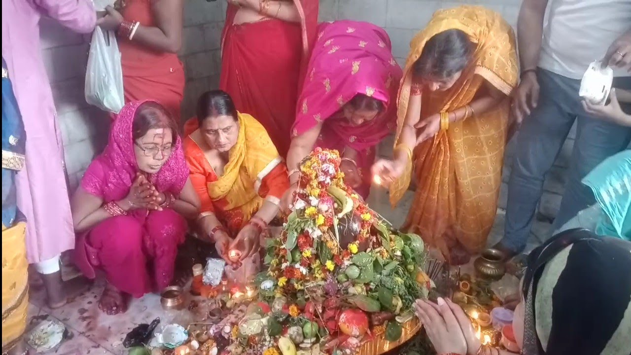 महाशिवरात्रि के दिन पूजा अर्चना करतेश्रद्धालु ||  Mahashivratri full blog ...