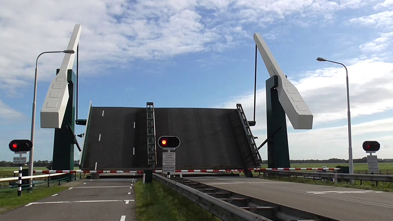 Brugopening Aldetrinebrêge Nijetrine Ophaalbrug Drawbridge/ Pont Levis/ Klappbrücke