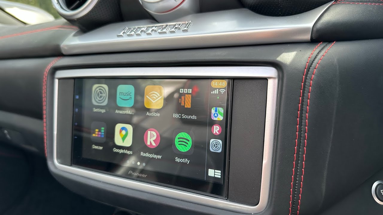 Ferrari California T Apple Carplay