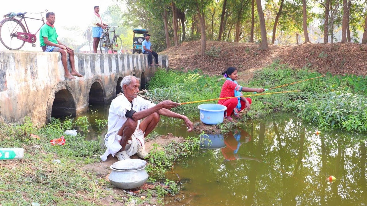Fishing Video || Talented grandpa shows fishing techniques to beautiful village girl || Hook fishing
