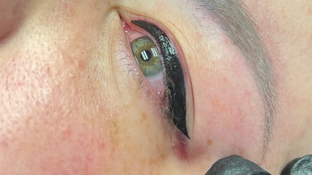 Full Eyeliner Tattoo Procedure