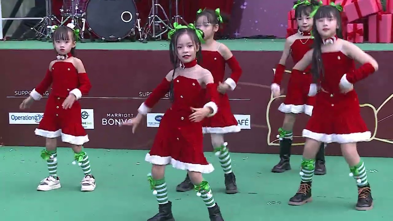 WE WISH YOU A MERRY CHRISTMAS Remix - CLB Thiên Thần Nhỏ