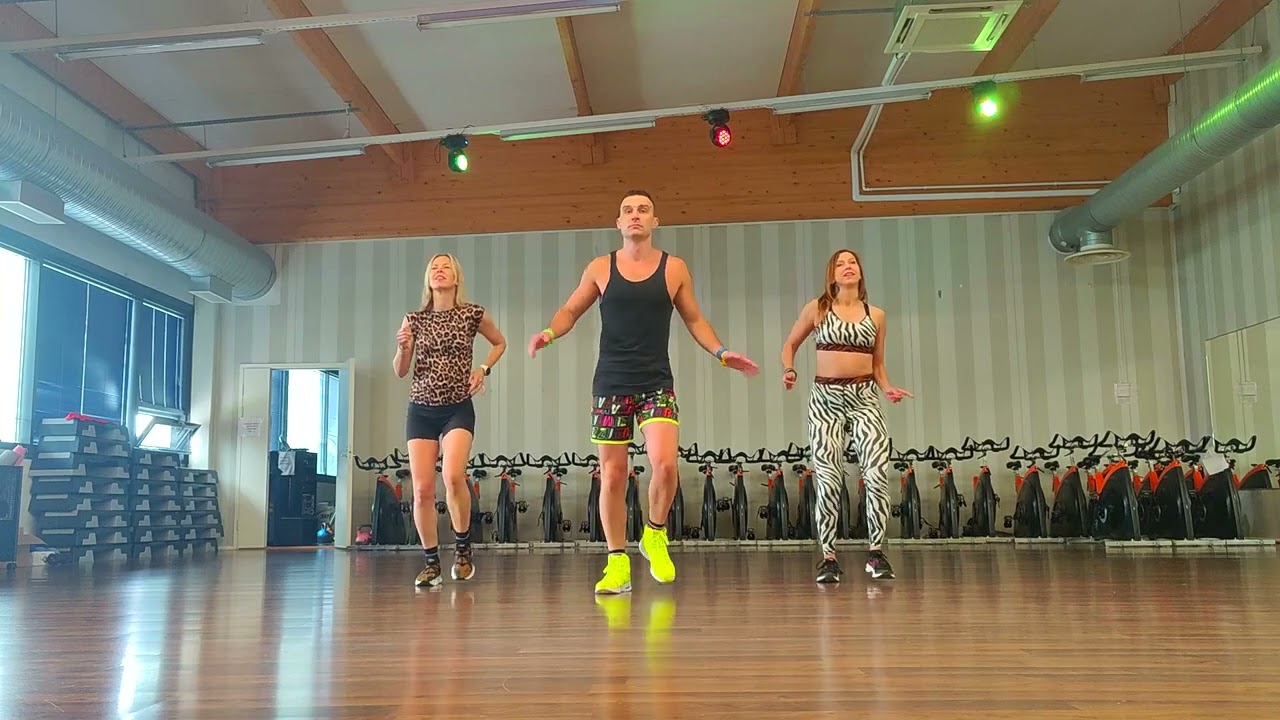 She's crazy, but she's mine - Alex Sparrow - Zumba with Don Antonio