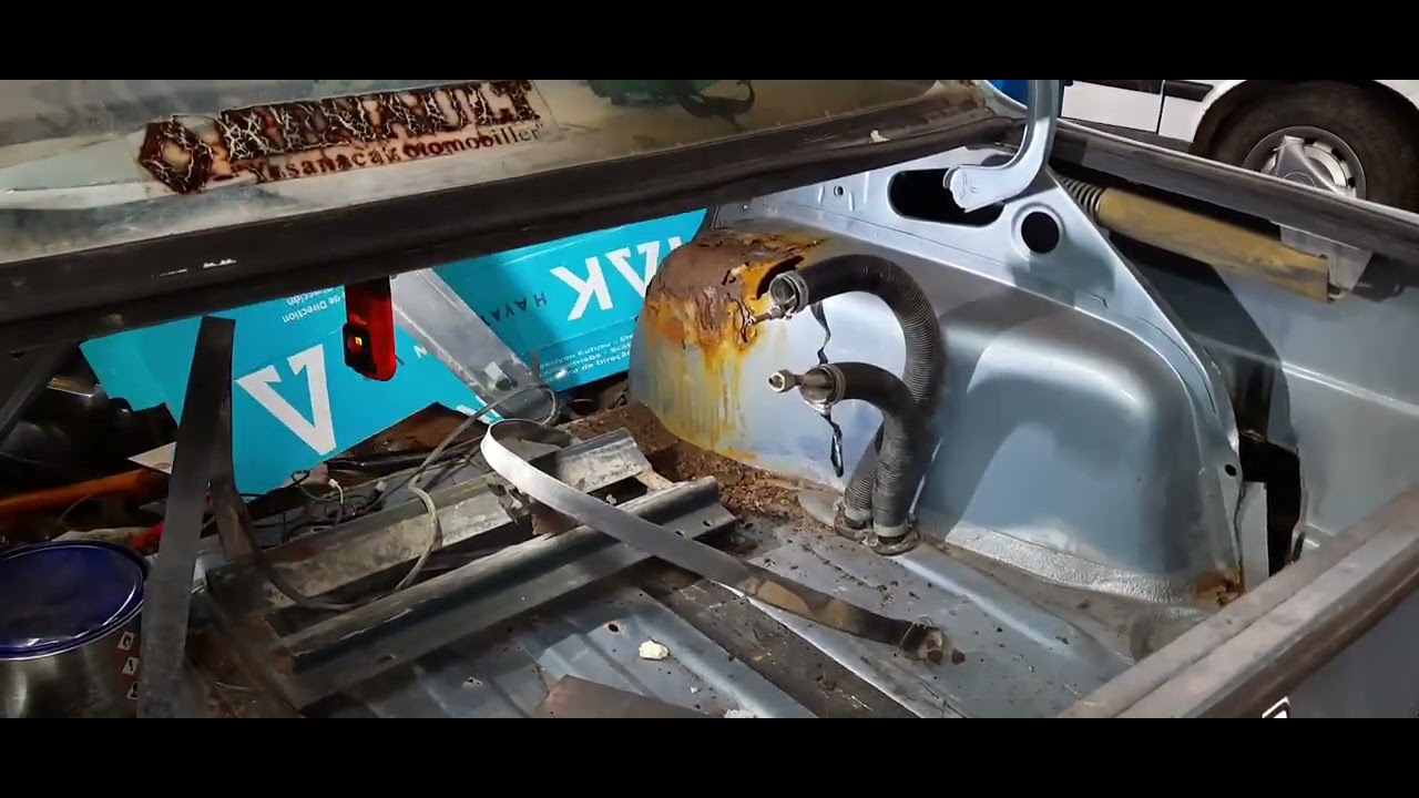 Arka Camurluk İci Cüŕükleri Bitiriyorum Renault 9 Brodway Son hız Devam..