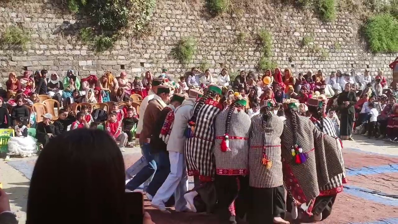 KINNAURI NATI 