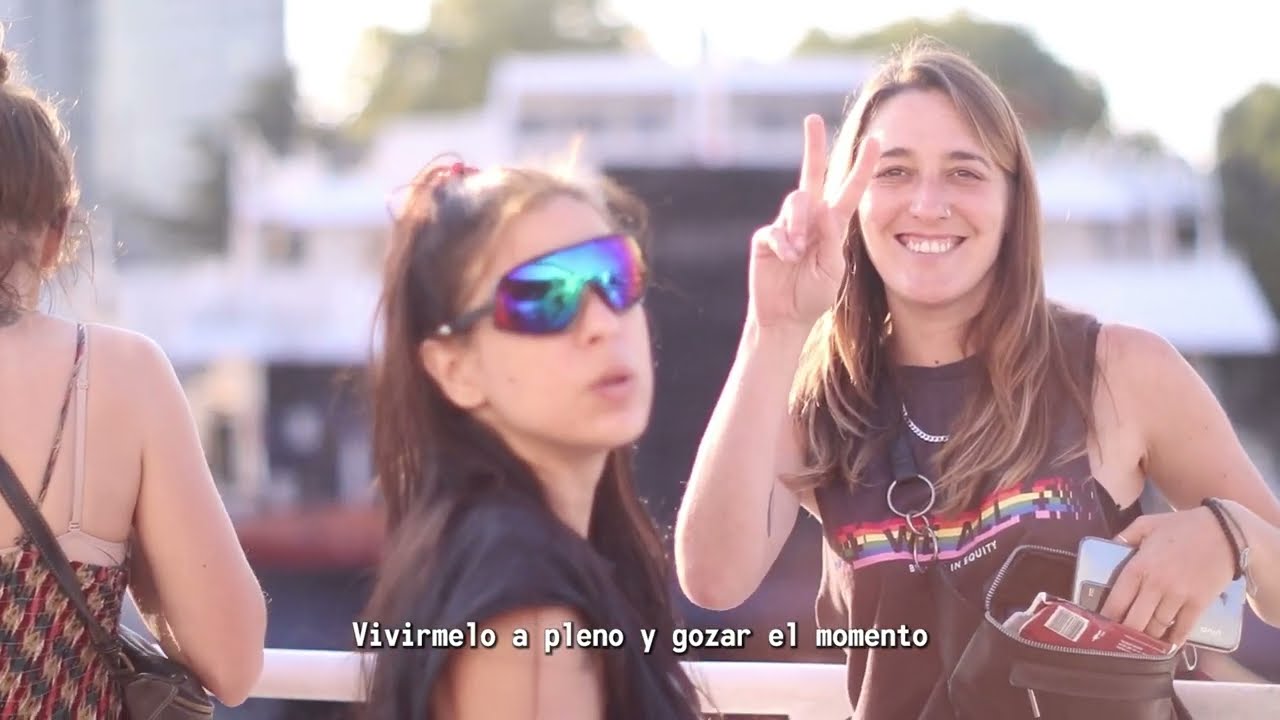 1. Flotando - Ketekalles (Lyric Video)