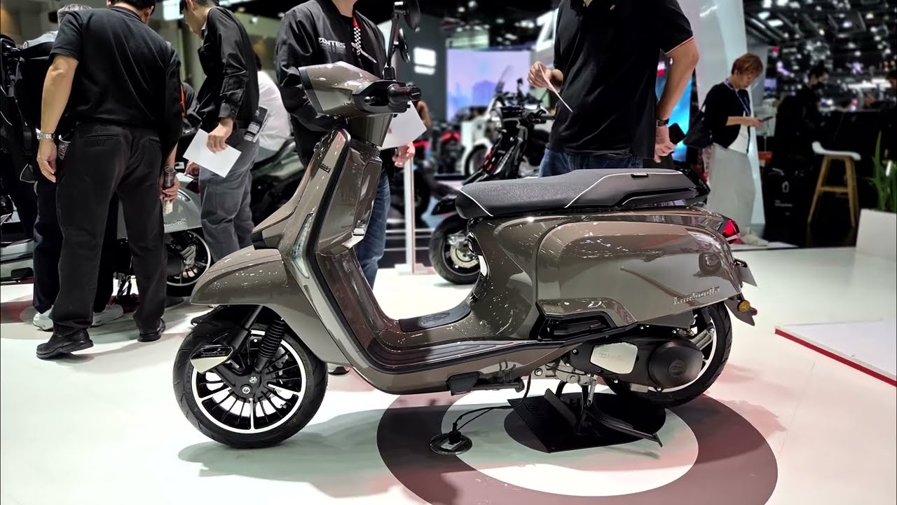 New 2026 Lambretta J200 classic-style automatic scooter