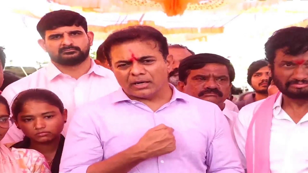 LIVE: BRS Working President KTR Consoling the Family of Farmer Nugure Pandurang📍 Ponna (V)| Adilabad