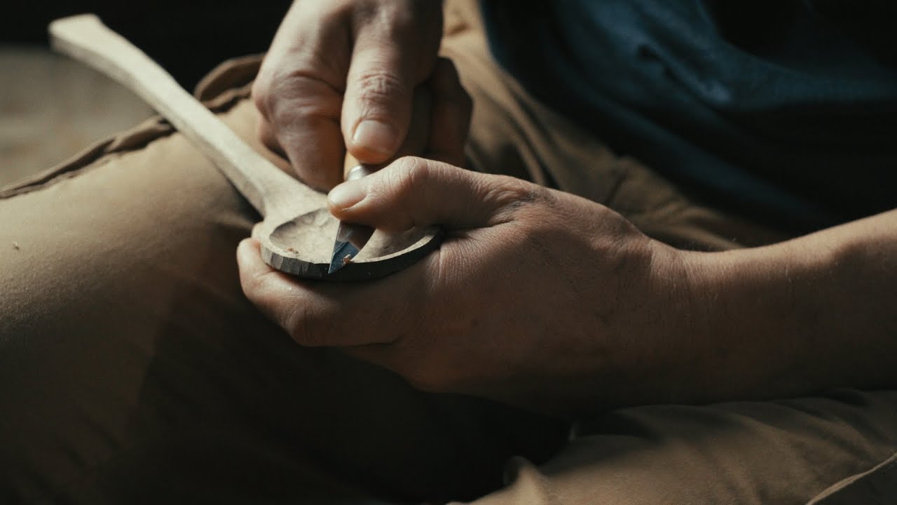 Quiet Carving | A Humble Cooking Spoon From Walnut Wood
