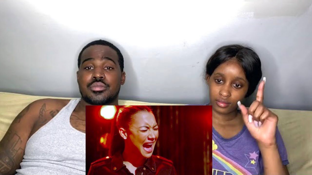 GLEE - Полное исполнение песни ''Girl On Fire' из мюзикла 