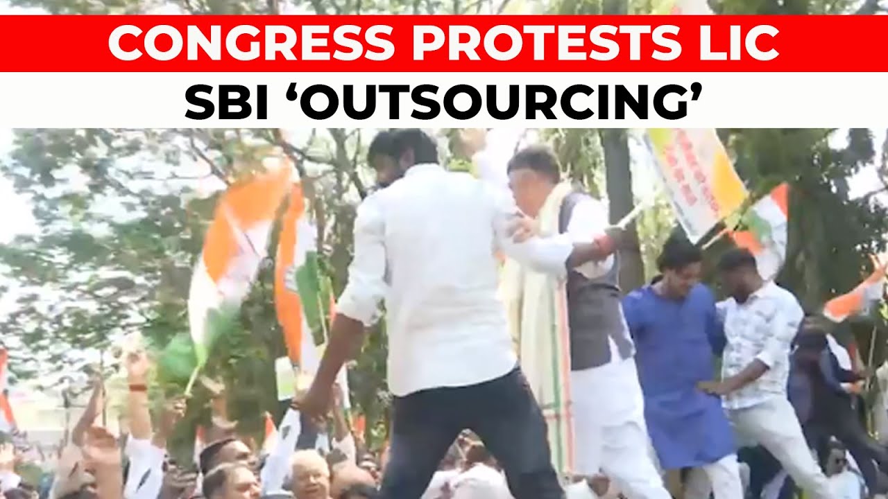 Ranchi: Congress protests against Modi Govt&rsquo;s plan to &lsquo;outsource&rsquo; LIC, SBI to Adani Group