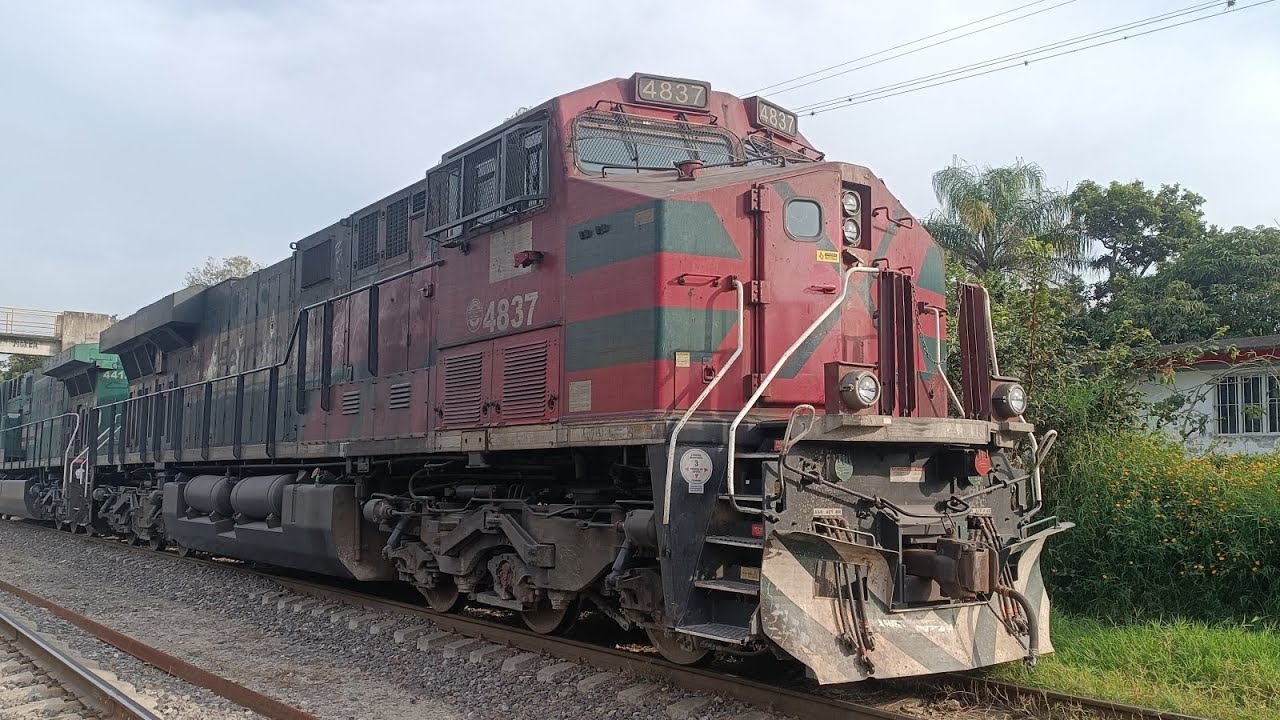 TRENES DE FERROSUR SALIENDO DEL PATIO DE ORIZABA