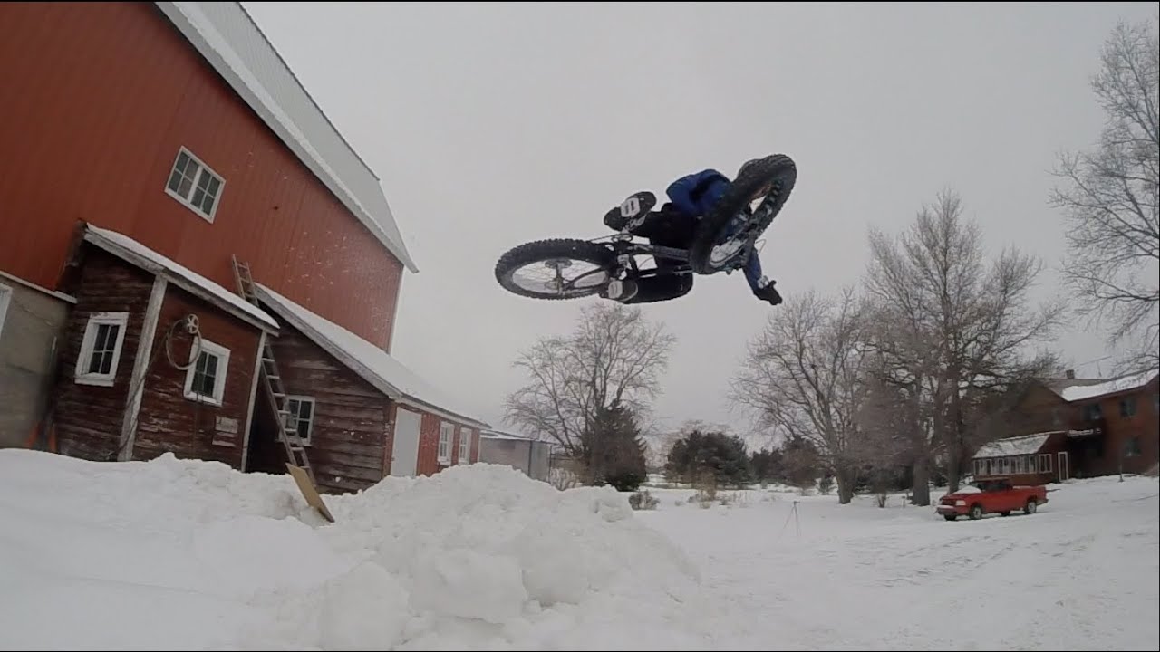 Fatbike Snow Trials / XC / DH / Street / Jumping on the Fatback Corvus