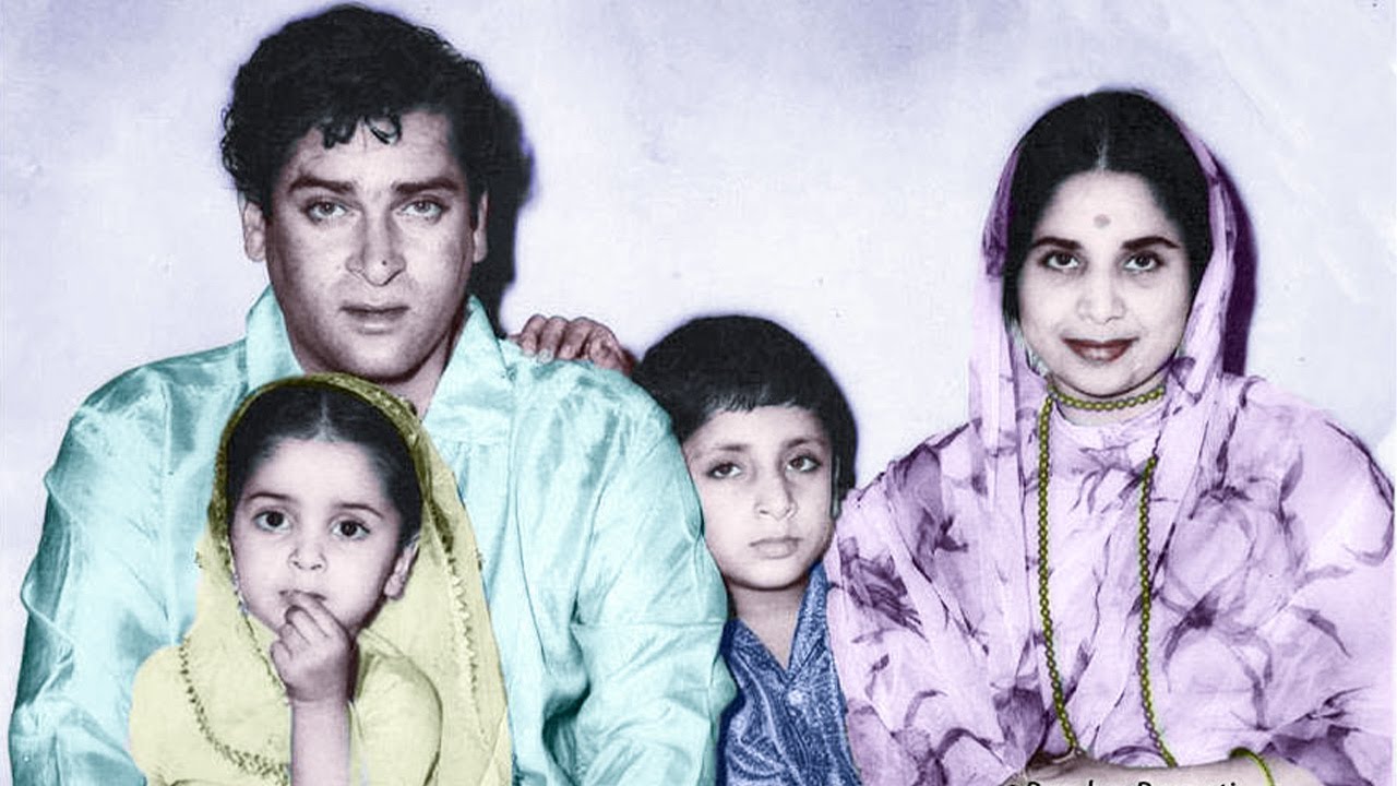 Legendary Actor Shammi Kapoor With His First Wife and Children | Daughter-in-Law, Grandchildren