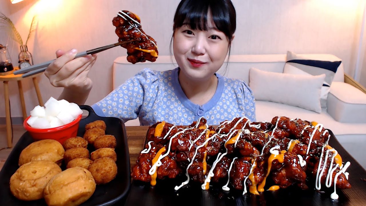 소스 가득 꾸덕한 매운 까르보불닭 양념치킨 체다치즈볼 감자치즈볼 먹방 Spicy fire chicken Cheese balls Koreanfood Mukbang