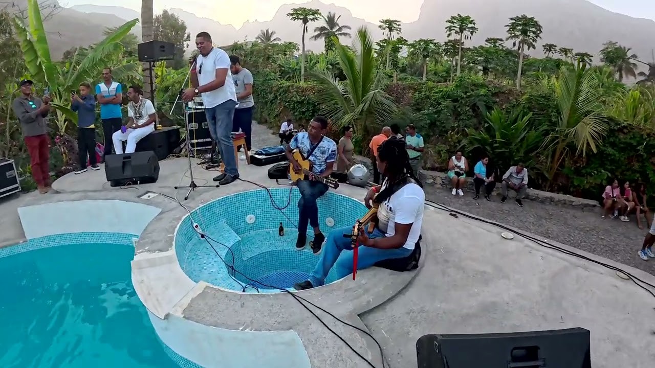 Regresso as Origens  Fajā Sā Nicolau,  -  Zeca Martins & Banda