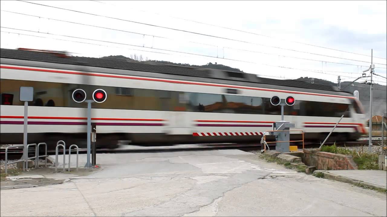 Spoorwegovergangen in de buurt van Barcelona en Girona, Spanje