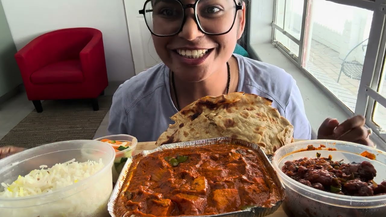 Eating Paneer Butter Masala |Gobi Manchurian | MERRY CHRISTMAS 🎅🏼🎄❄️☃️|ASMR|MUKBANG|PALAVVI AGGARWAL