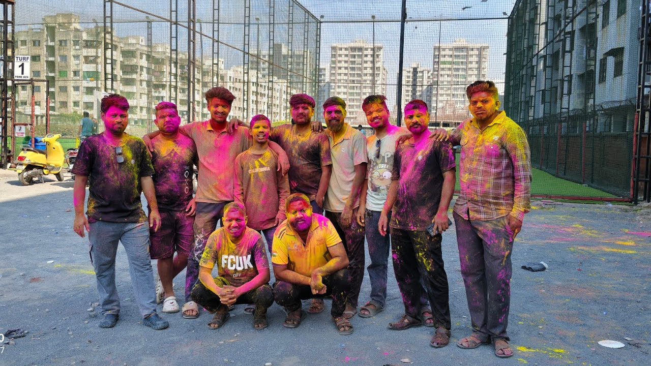 Rang bhi apna, game bhi apna – Cricket Team Ready!”
