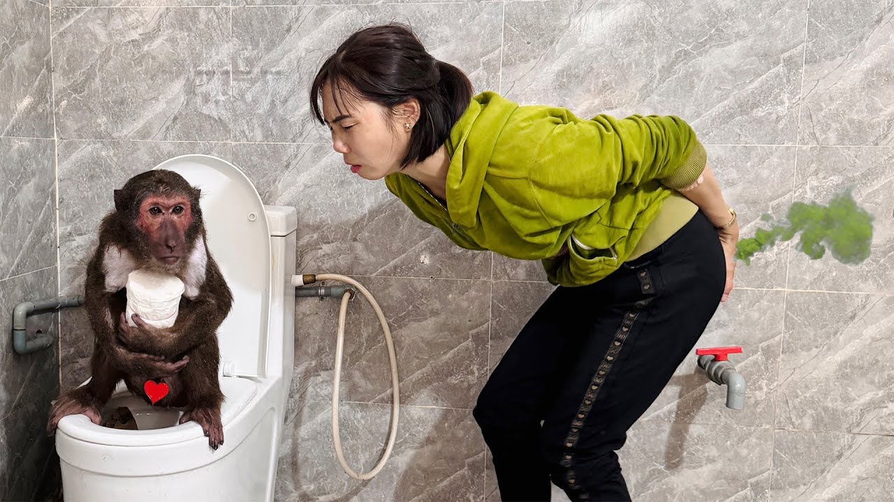 You Won’t Stop Laughing at Mom and Abu’s Funny Bathroom Situation!
