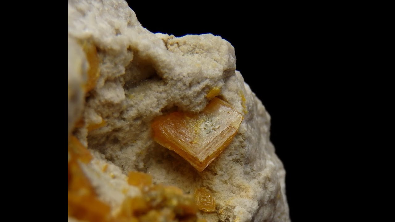 187623313163 WULFENITE - Austria, Tyrol, Imst District, Tschirgant, Karrösten Mine /black_orion666/