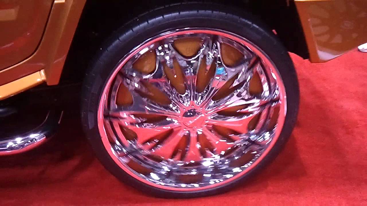 Midwest Custom Paint up at Cavalcade of Customs 2012 with some whips on 30s