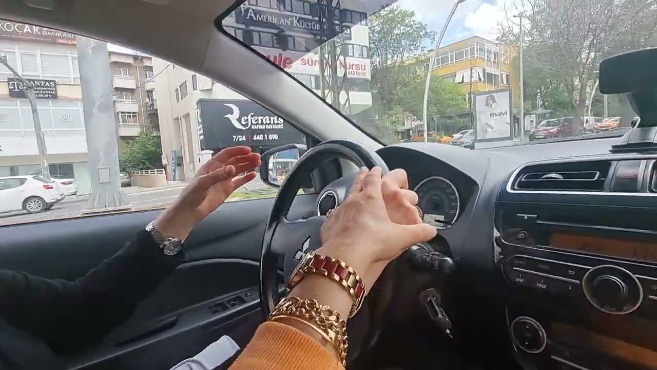 Otomatik vites araçla trafikte nasıl gitmeliyiz?