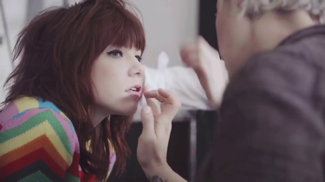 Love again- Carly Rae Jepsen (music video)