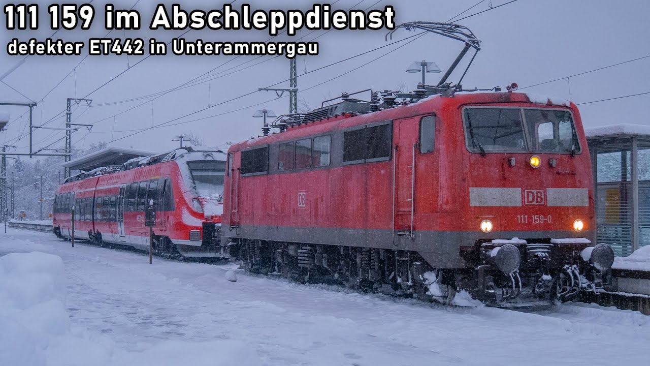Baureihe 111 im Abschleppdienst für 442 011 / Murnau a. Staffelsee / 07.01.24