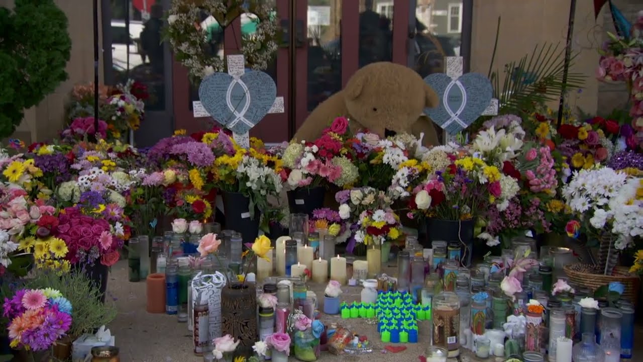 RAW: VP JD Vance, Second Lady lay flowers  at the site of the August shooting at a Minneapolis